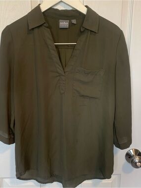 New York & Company Olive Green Casual V-neck Shirt